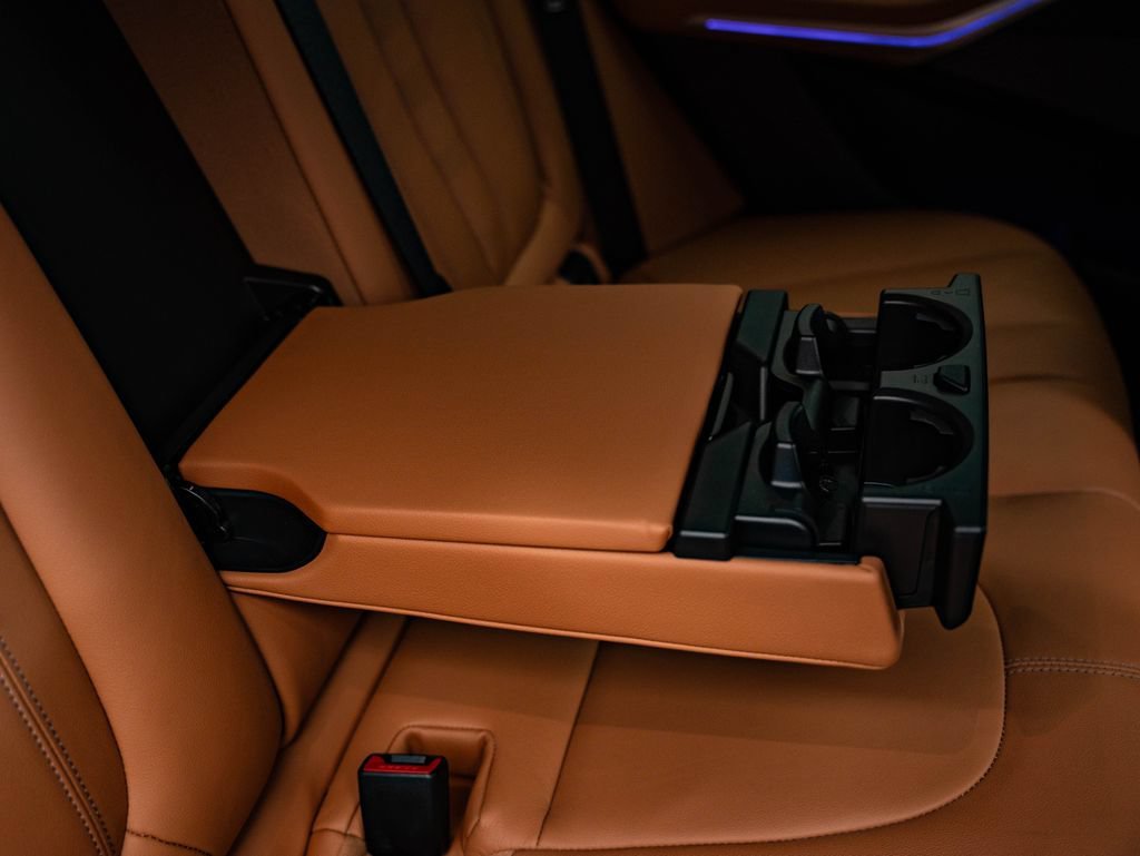 Used 2022 Phytonic Blue Metallic BMW M50i image 48