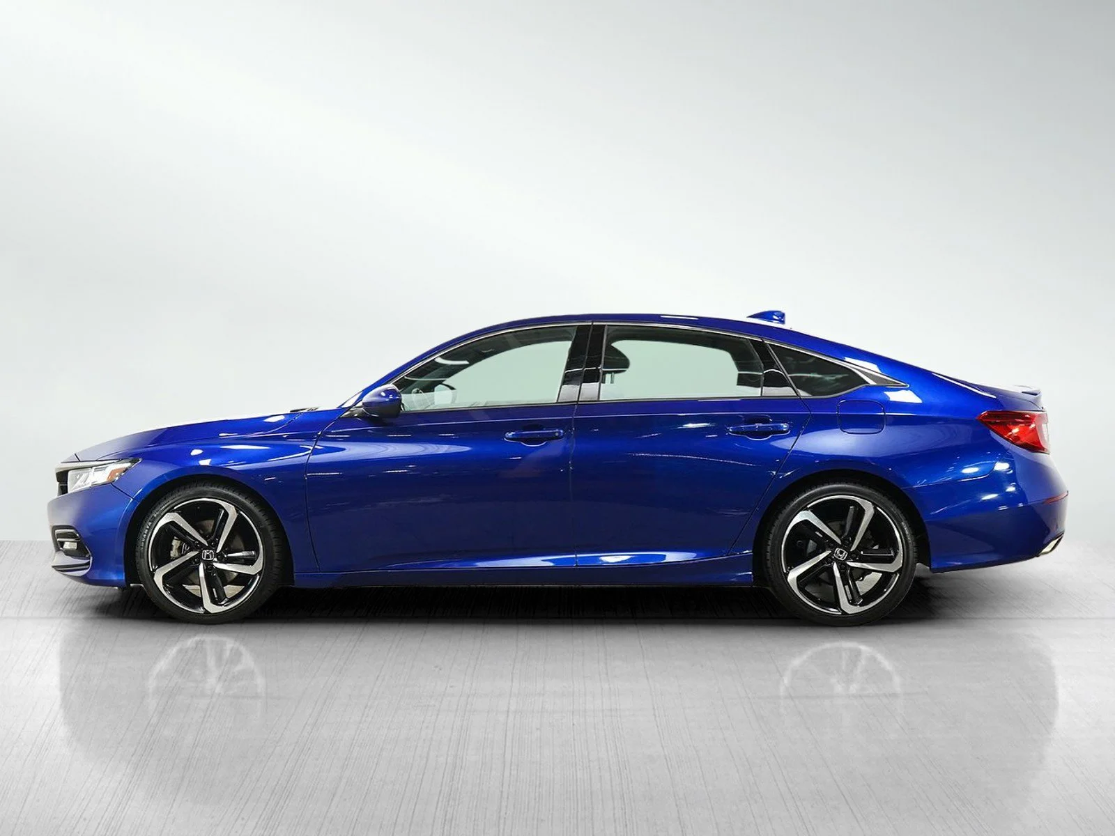Used 2018 Honda Accord Sport with VIN 1HGCV1F37JA105363 for sale in Burnsville, Minnesota