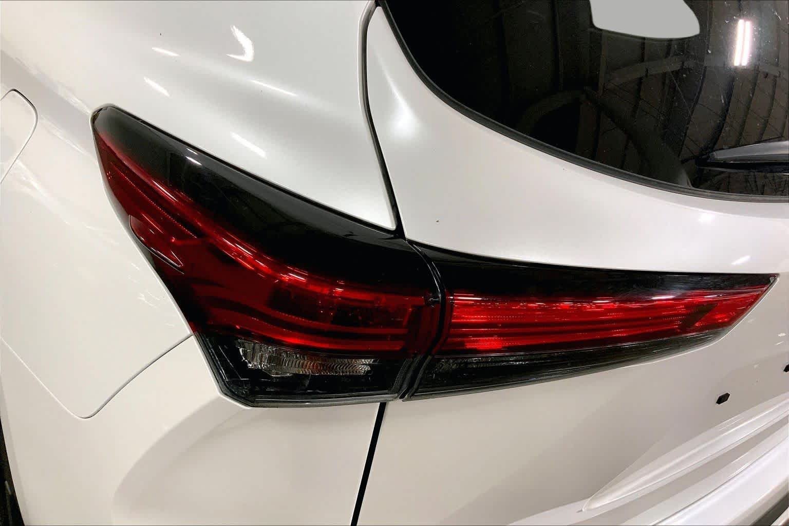 Used 2023 Wind Chill Pearl Toyota XSE image 29
