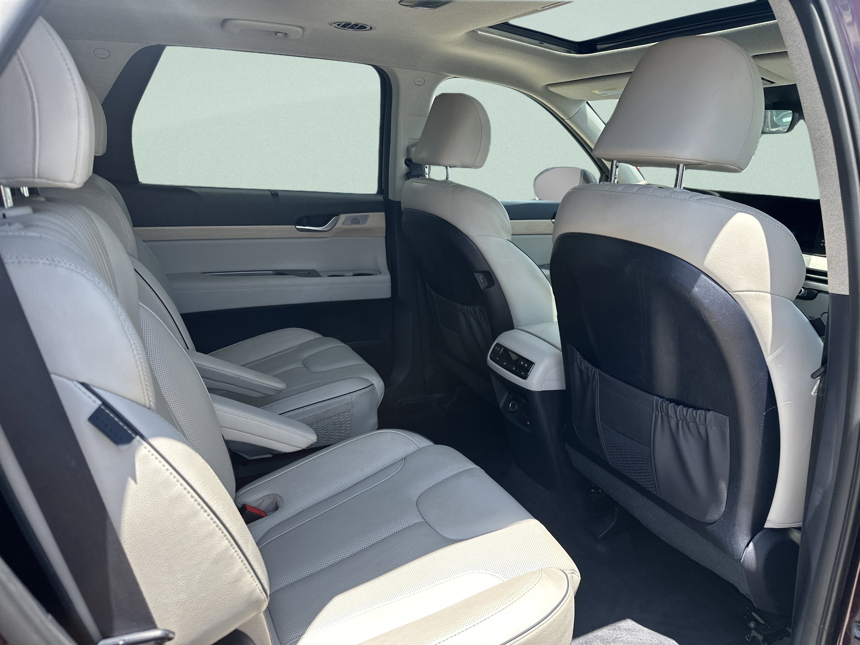 Used 2024 Sierra Burgundy Hyundai Limited image 12