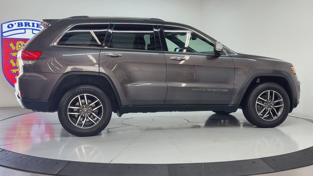 Used 2019 Crystal Metallic Jeep Limited image 4