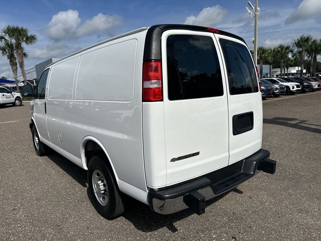 Used 2025 Summit White Chevrolet WT image 14