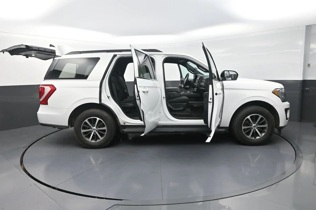 Used 2020 White Ford XL image 38