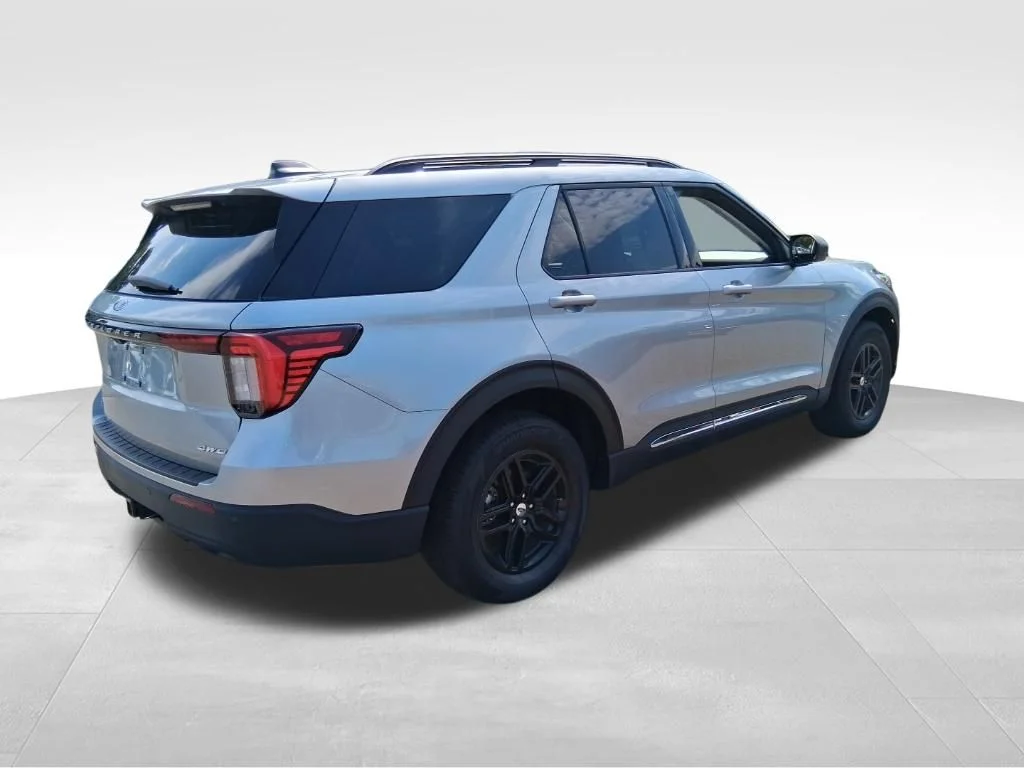 Used 2025 Silver Ford Active image 5