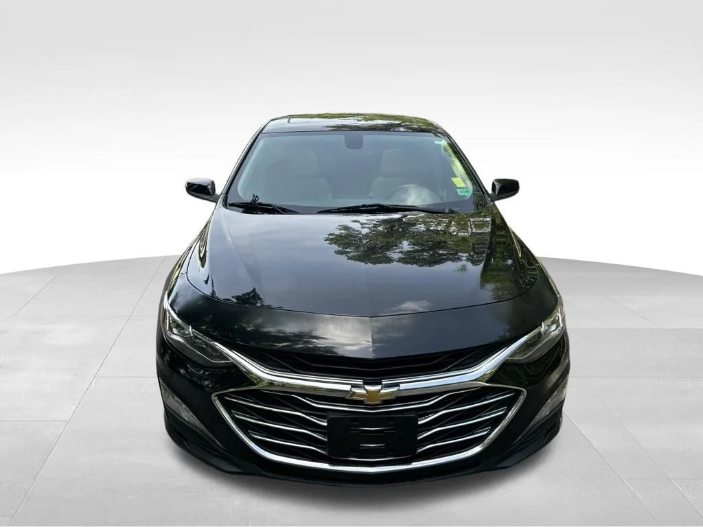 Used 2020 Black Chevrolet Premier image 9