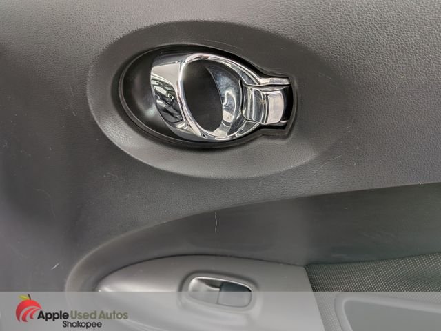 Used 2012 White Nissan SL image 37