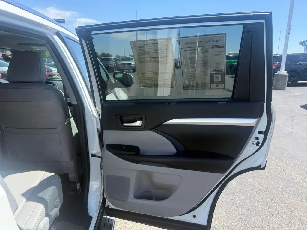 Certified Used 2019 Blizzard Pearl Toyota XLE image 52