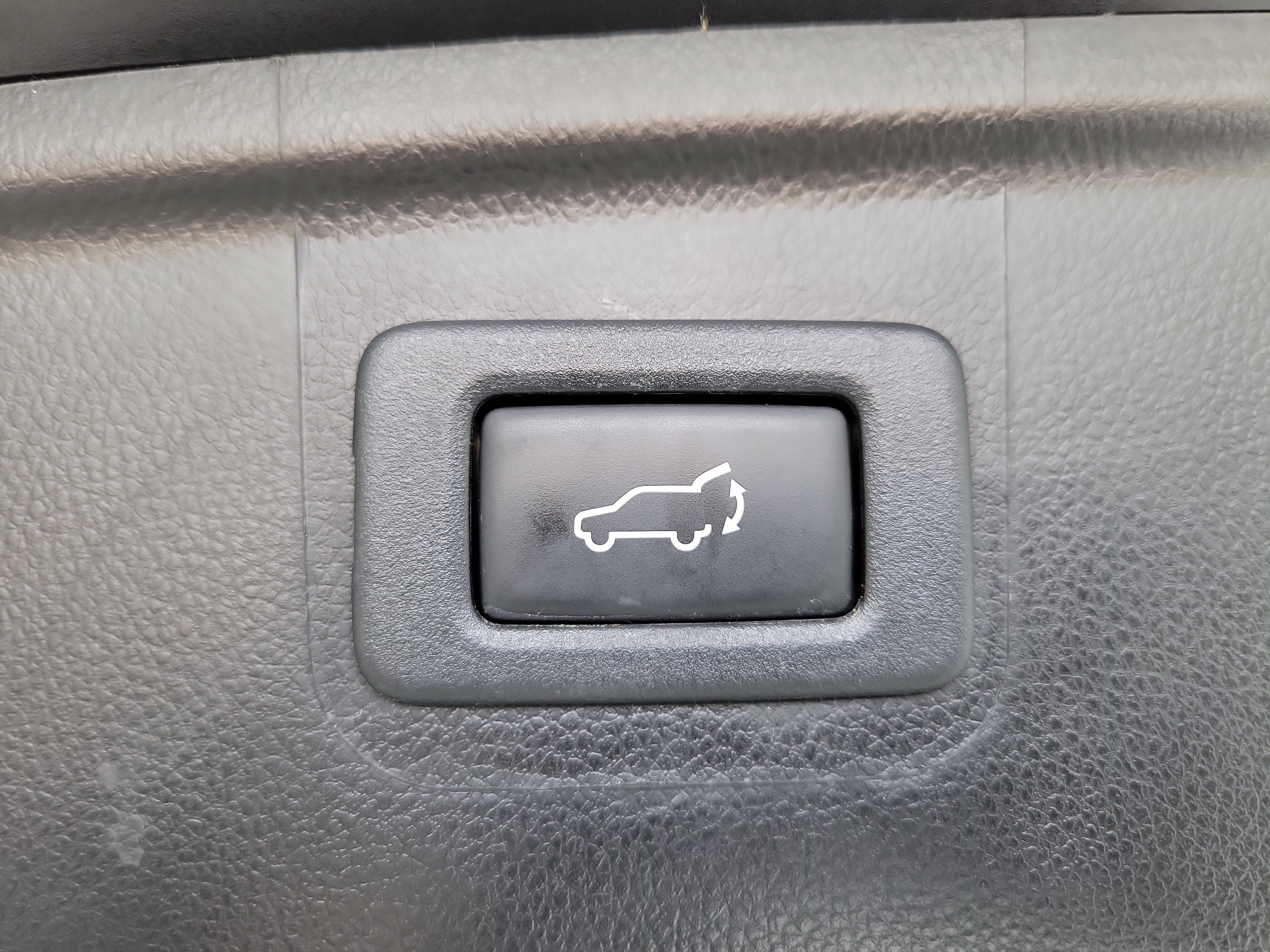 Used 2018 Crystal Black Pearl Subaru 3.6R image 12