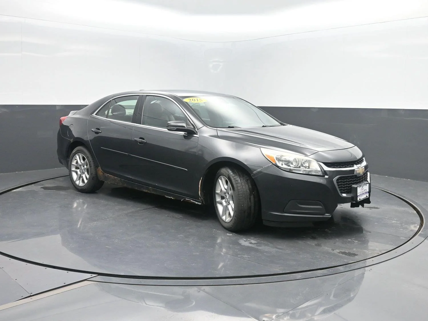 Used 2015 ASHEN GRAY METALLIC Chevrolet LT image 4