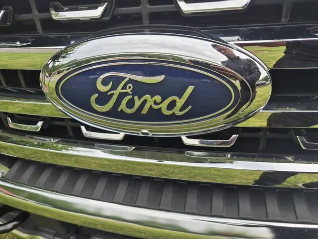 Used 2026 Red Ford Lariat image 38
