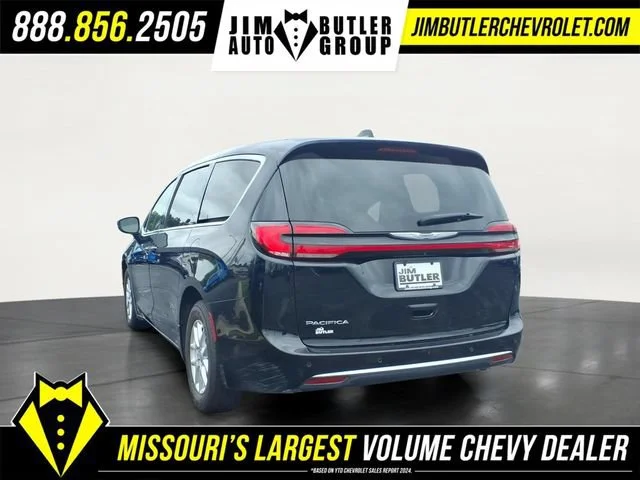 Used 2024 Black Chrysler Touring L image 2