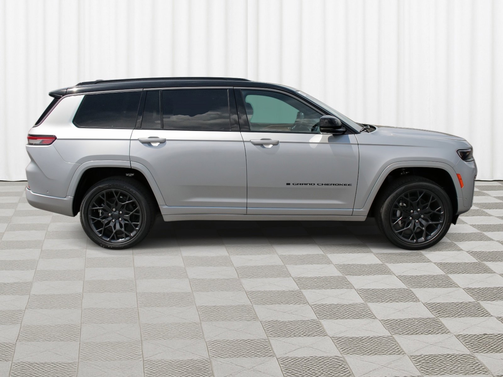 New 2026 Silver Zynith Exterior Paint Jeep Summit image 35