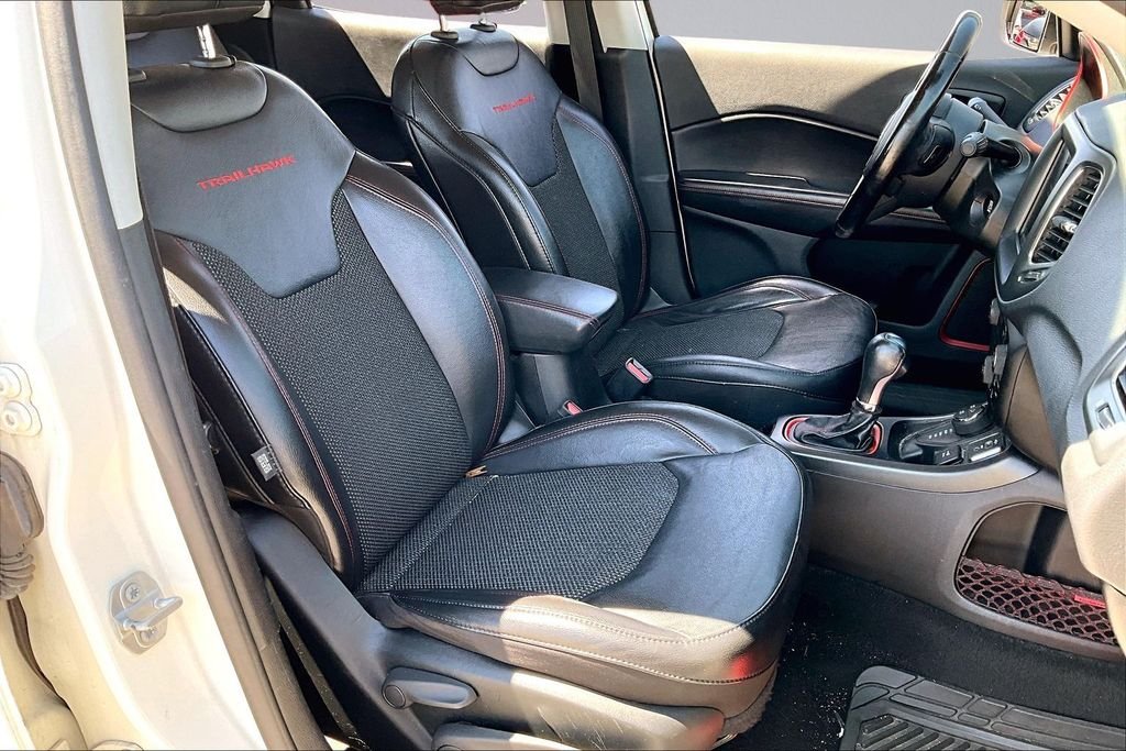 Used 2020 White Jeep Trailhawk image 7
