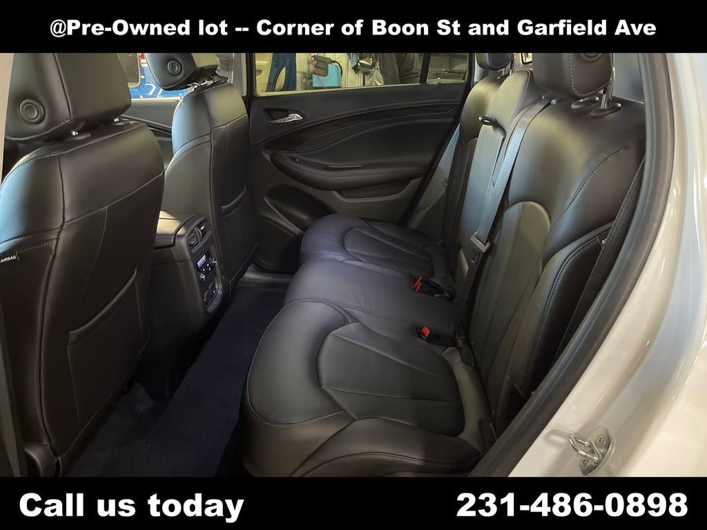 Used 2019 SUMMIT WHITE Buick Essence image 26