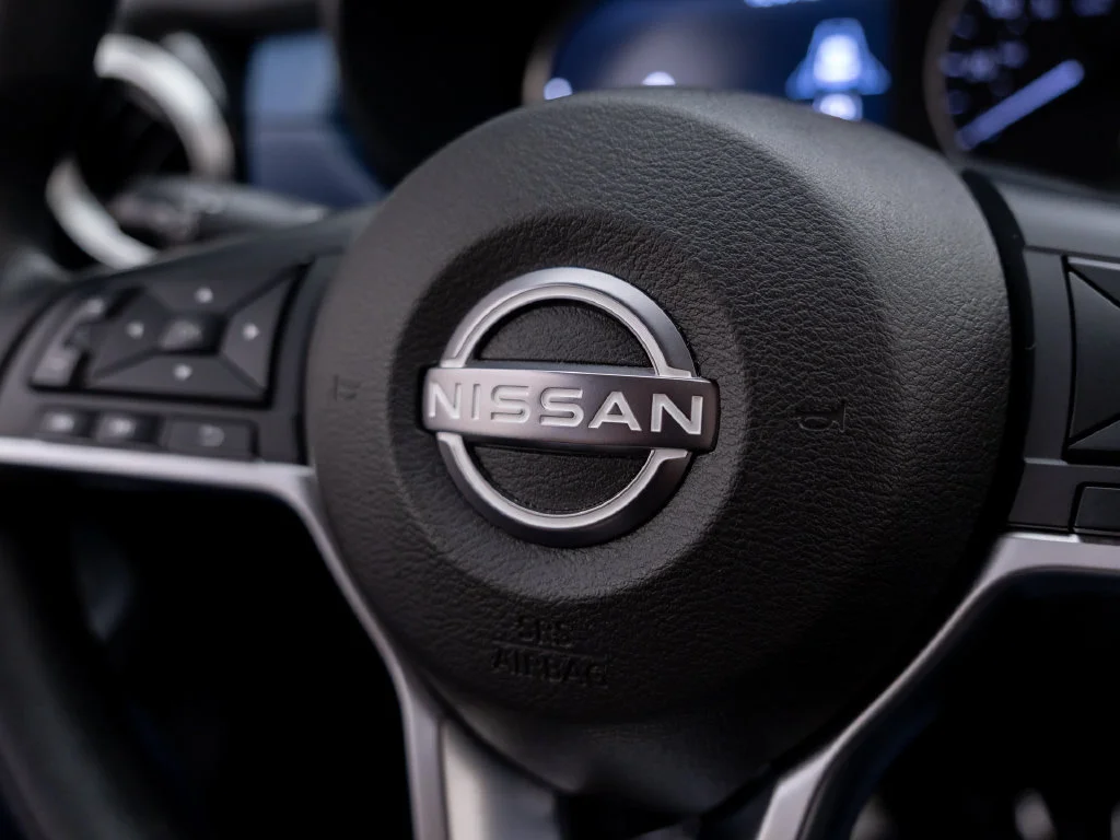 Used 2025 White Nissan 1.6 SV image 24