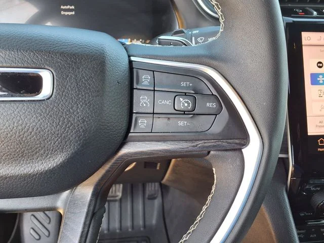 Used 2025 Gray Jeep Limited image 17