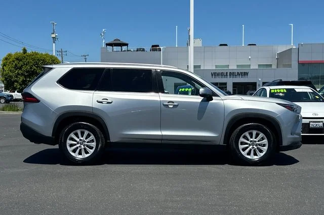 Certified Used 2025 Silver Toyota XLE image 3