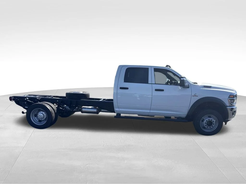 New 2026 Bright White Clear-Coat Exterior Paint RAM TRADESMAN image 2