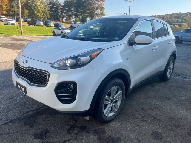 Used 2019 White Kia LX image 9