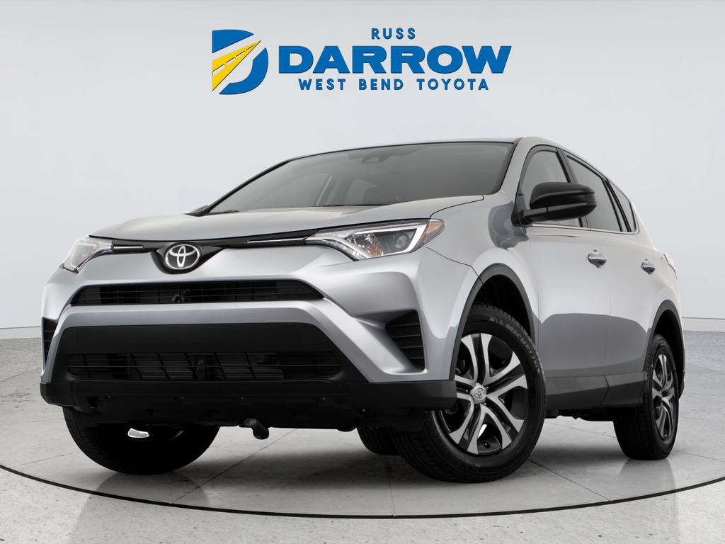Used 2018 Silver Toyota LE image 4