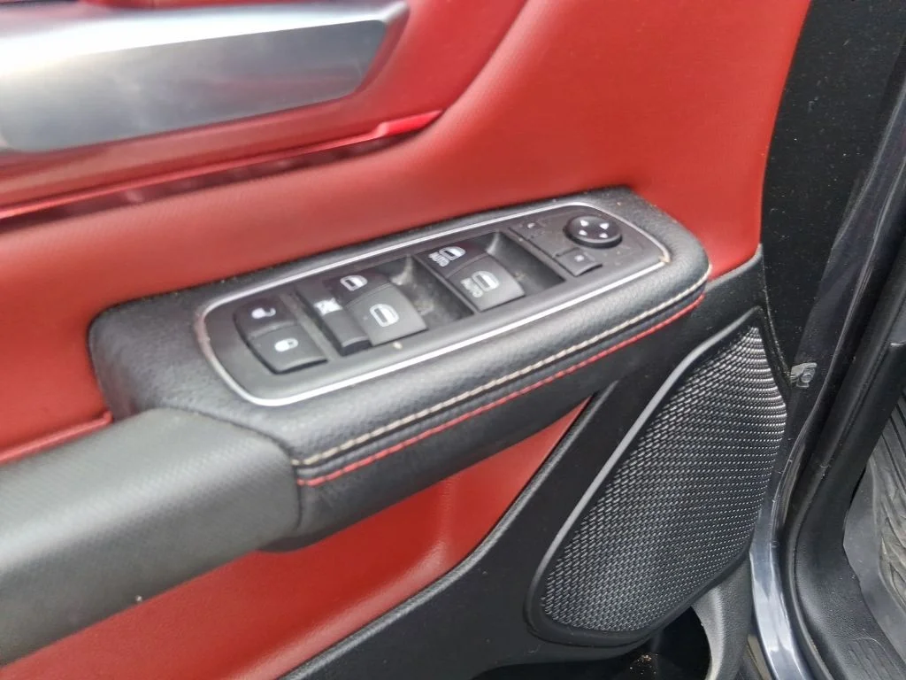 Used 2019 Gray Nissan S image 28