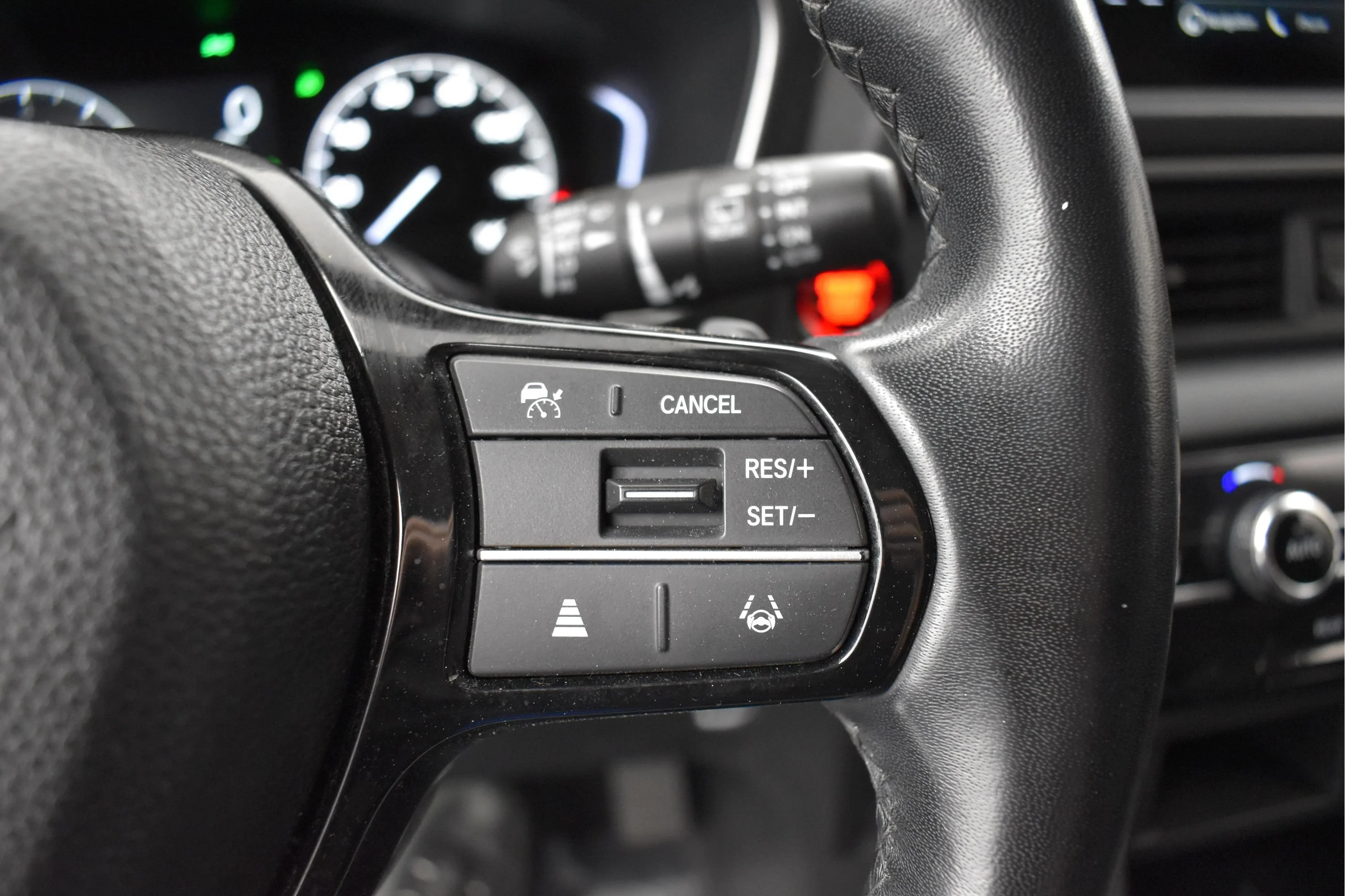 Used 2023 Platinum White Pearl Honda Touring image 23