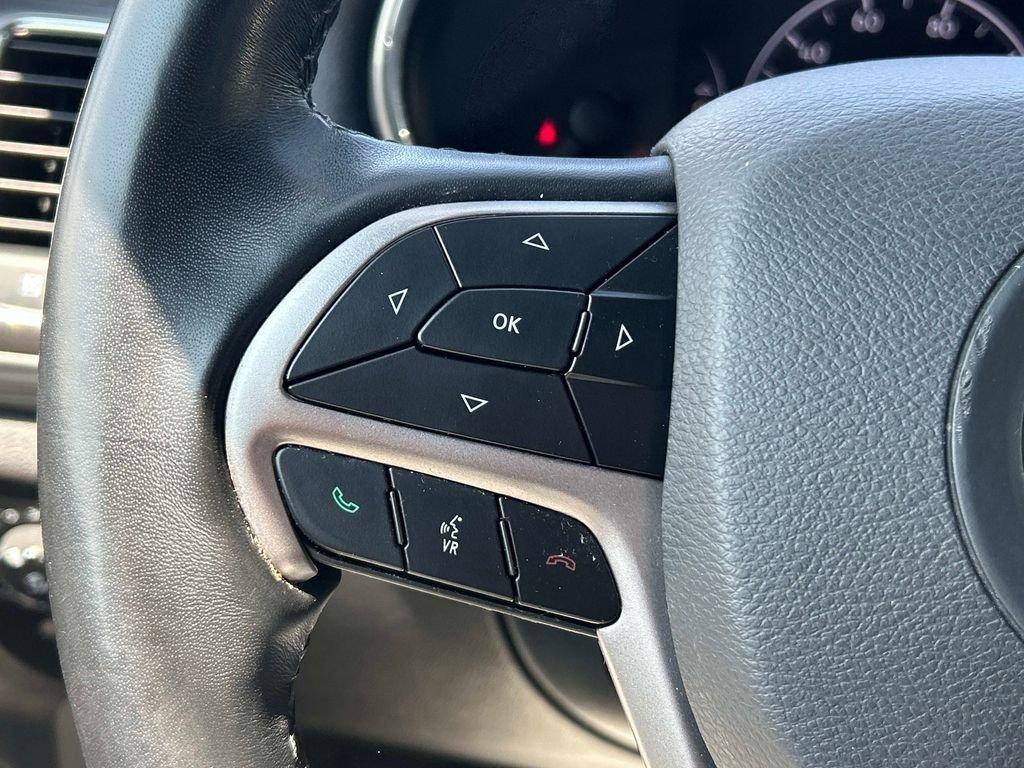 Used 2020 White Jeep Laredo E image 19