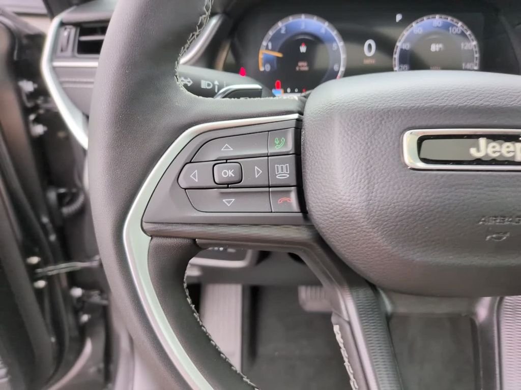 New 2026 Baltic Gray Metallic Clearcoat Jeep Laredo X image 20
