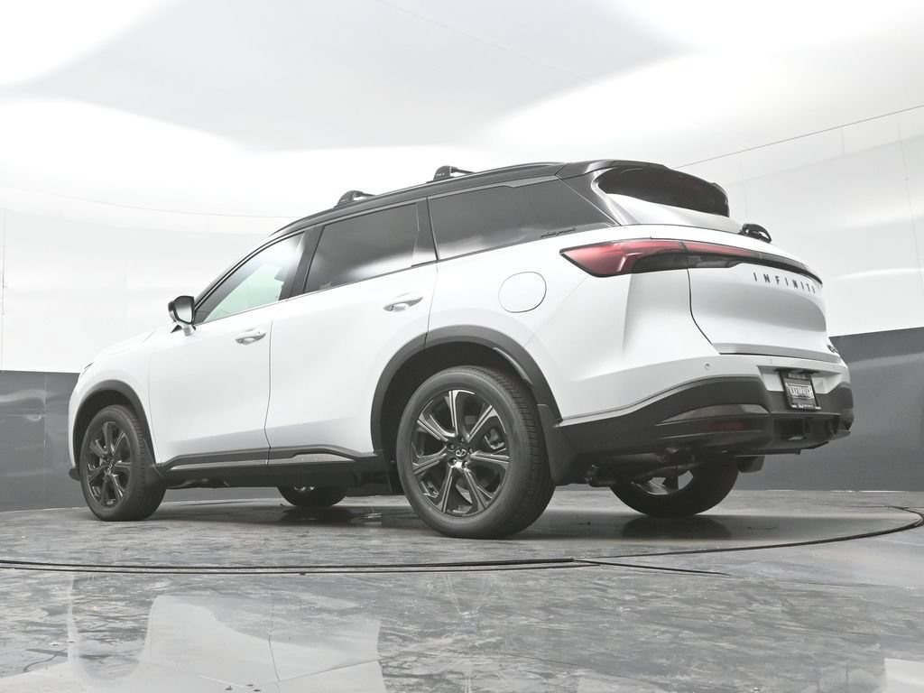 New 2027 2T RAD WHT INFINITI Autograph AWD image 40