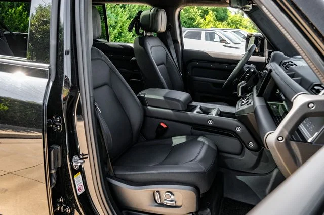 2025 Land Rover Defender V8 - Photo 50