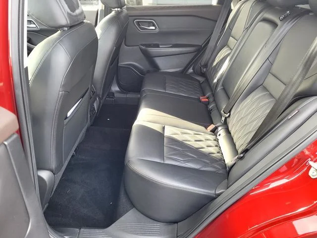 2022 Nissan Rogue Platinum - Photo 18