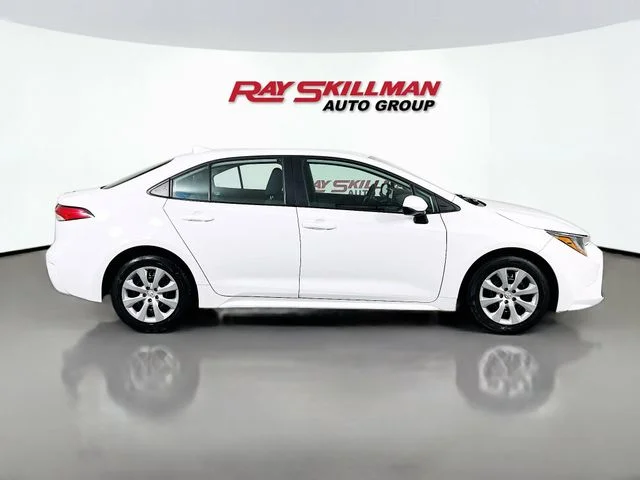 2023 Toyota Corolla LE - Photo 8