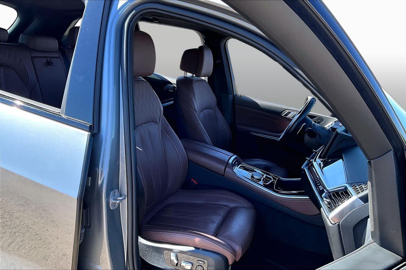 Used 2024 Skyscraper Grey Metallic BMW xDrive40i image 7