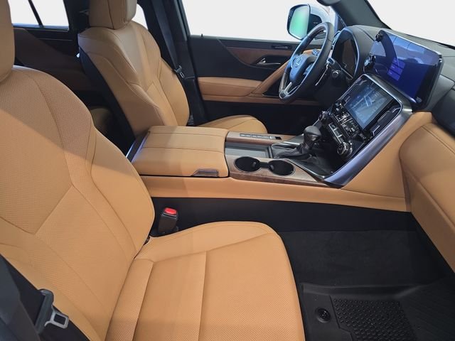 Used 2026 White Lexus 600 Luxury image 12