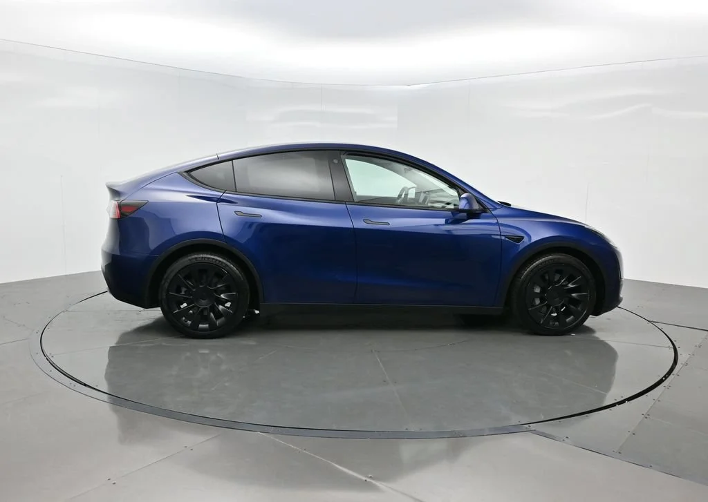 Used 2021 Blue Tesla Long Range image 7
