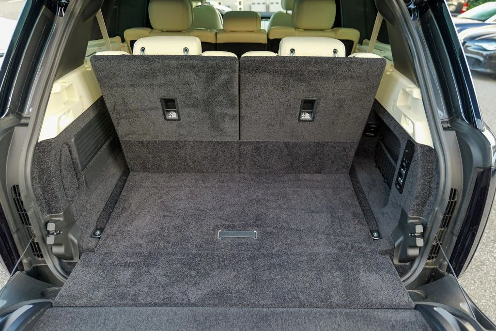 Used 2025 Gray Land Rover SE image 61