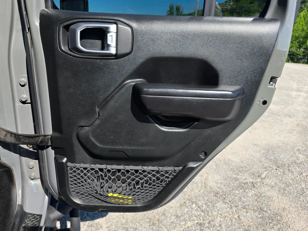 Used 2018 Gray Jeep Unlimited Sport S image 47