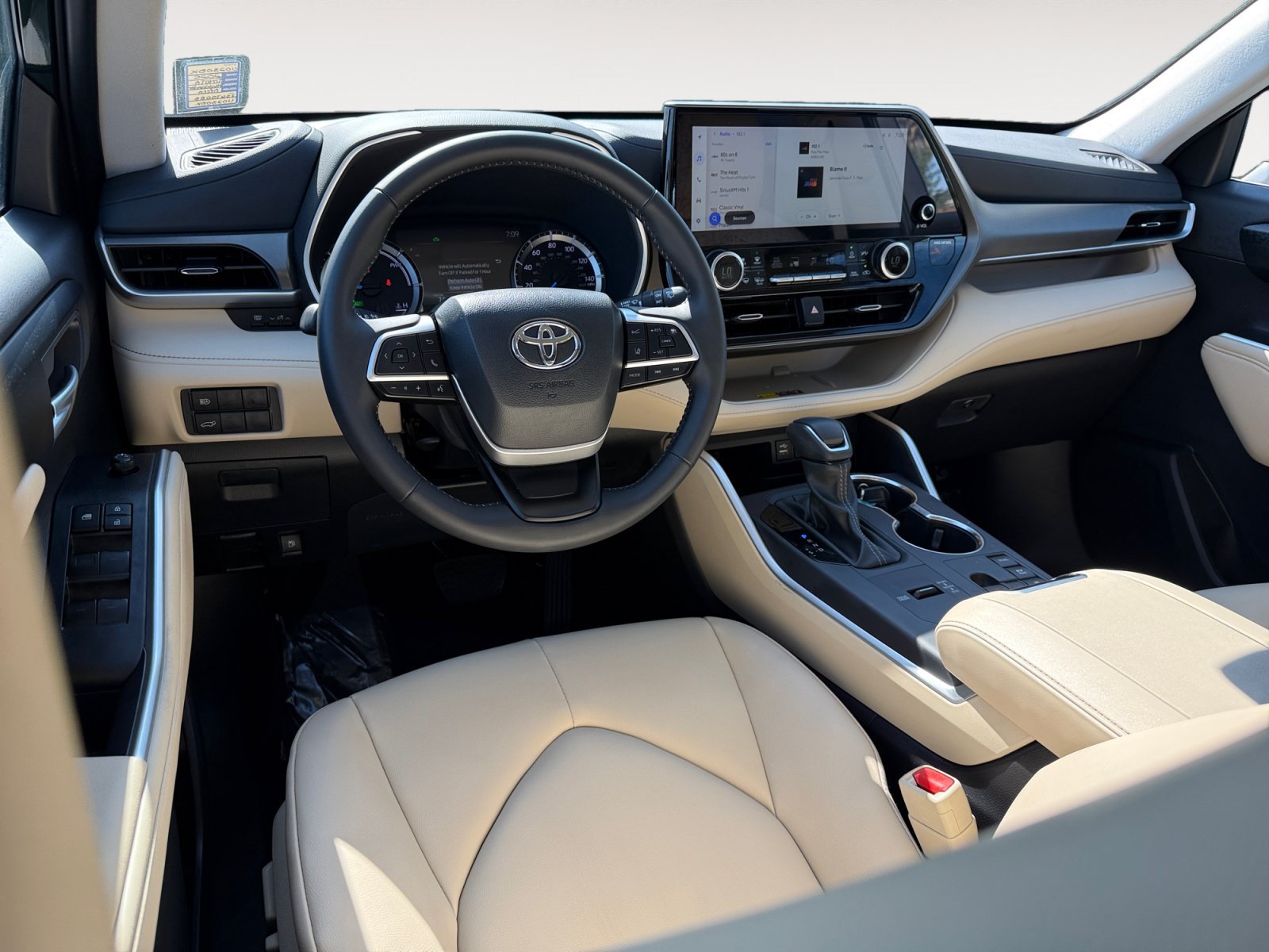 Used 2025 Cypress Toyota XLE image 15