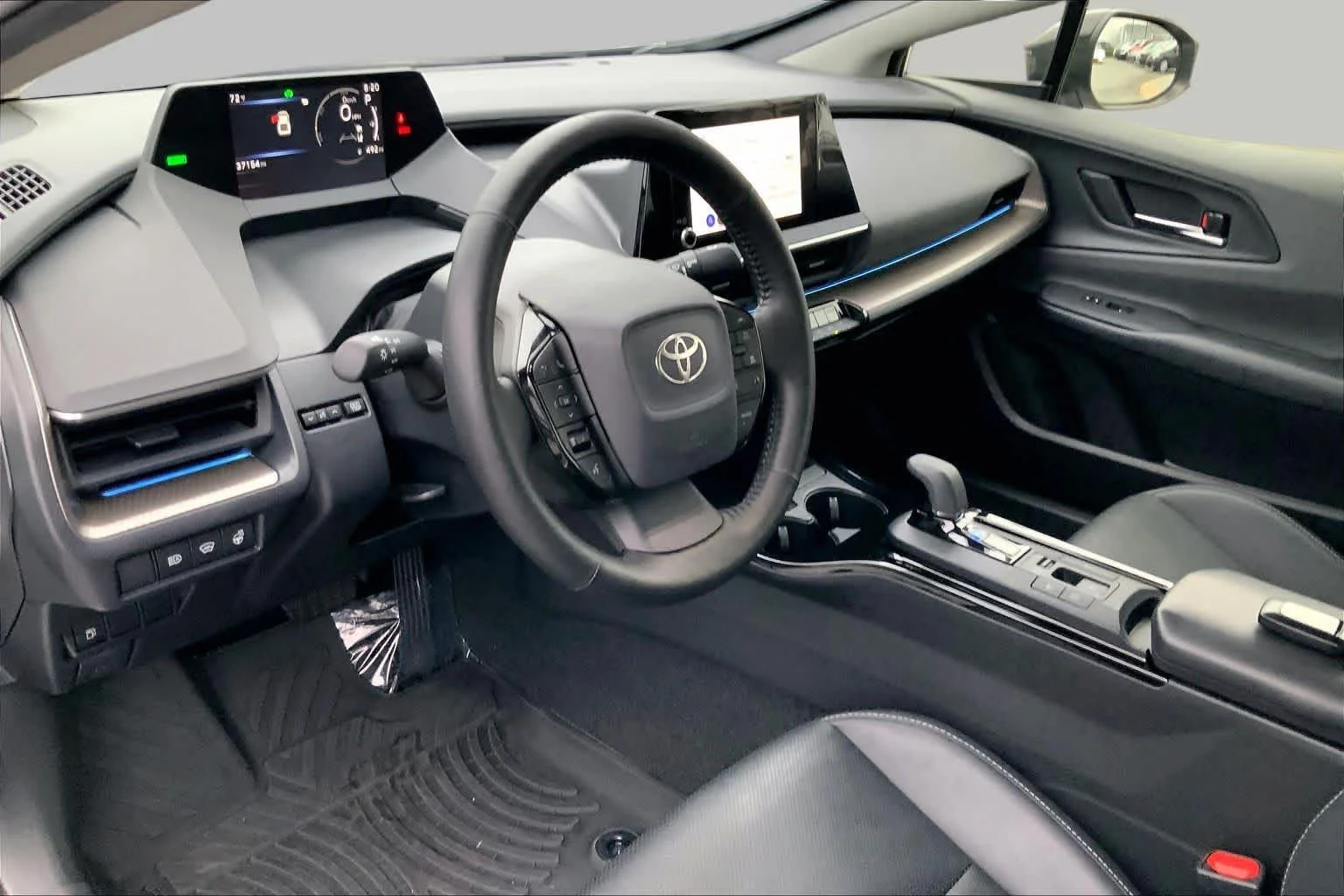 Used 2023 Cutting Edge Toyota XLE image 16