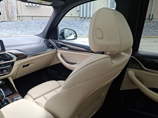 Used 2018 White BMW xDrive30i image 16