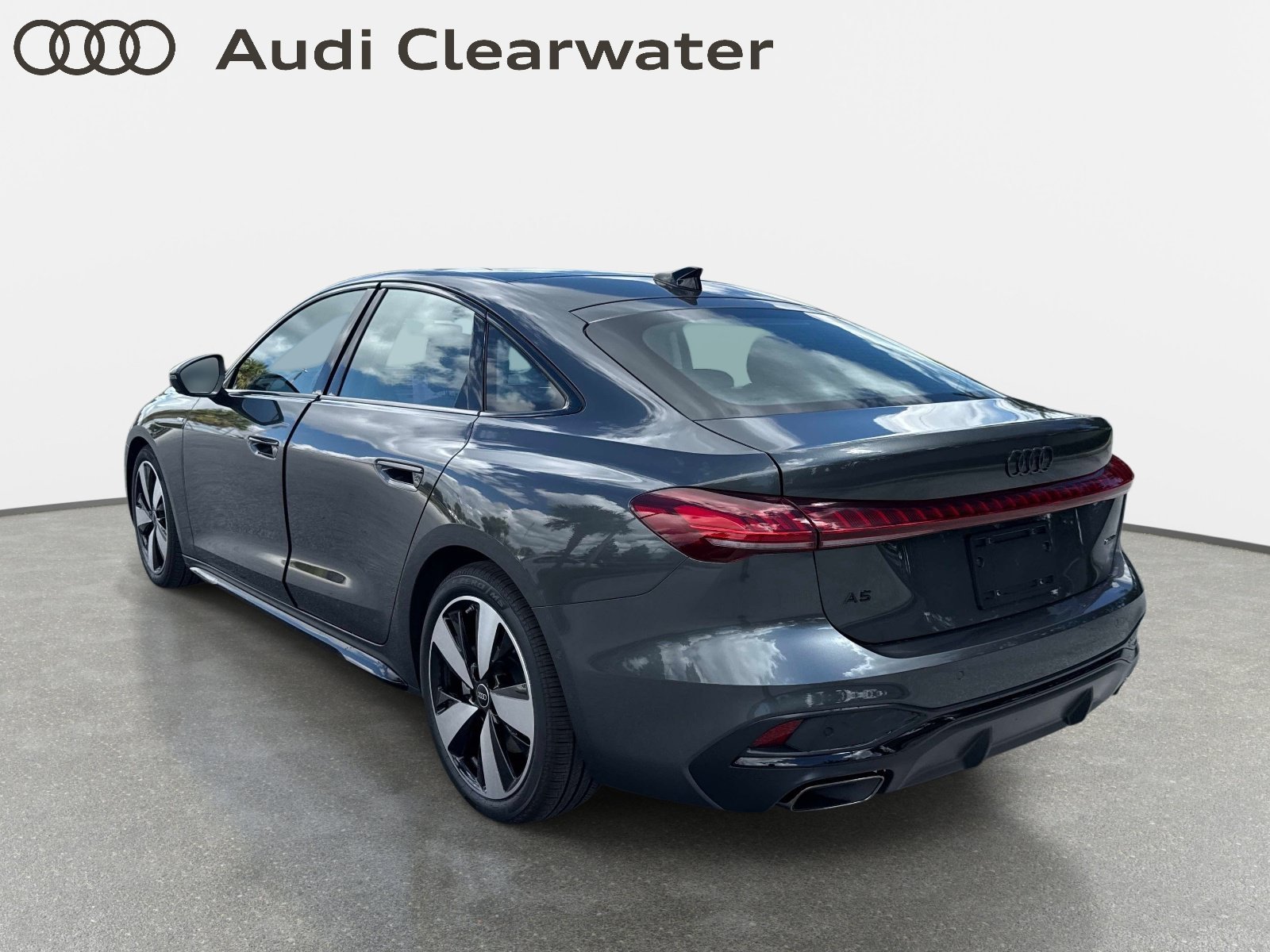 New 2026 Daytona Gray Pearl Effect Audi Premium image 3