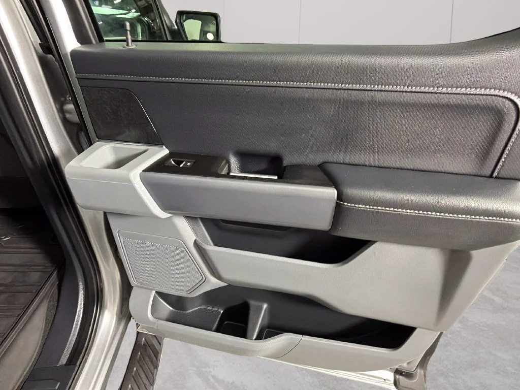 Used 2021 Silver Ford XLT image 33