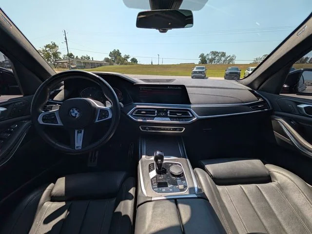 Used 2022 Black BMW xDrive40i image 12