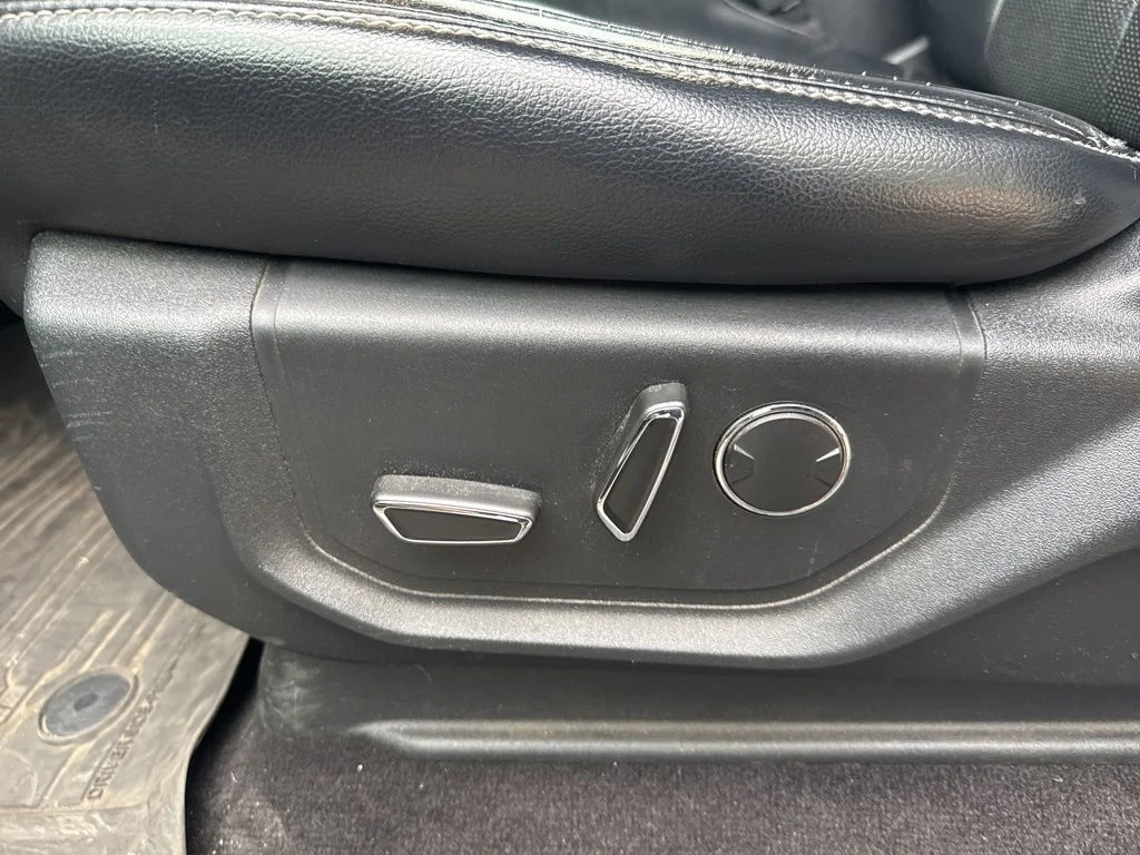 Used 2018 White Ford Lariat image 6