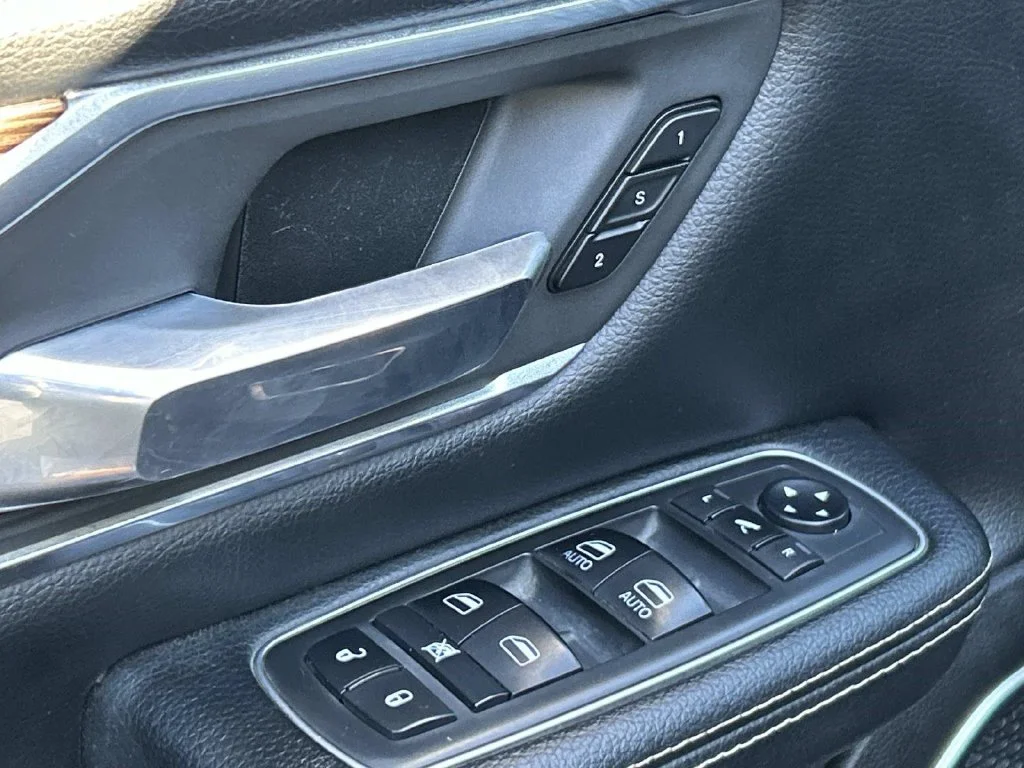 Used 2019 Black Ram Laramie image 20