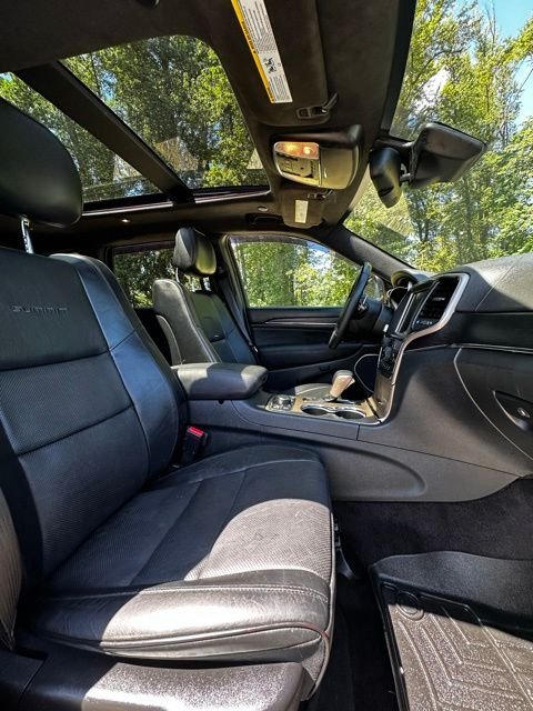 Used 2016 Brilliant Black Crystal Pearlcoat Jeep Summit image 22