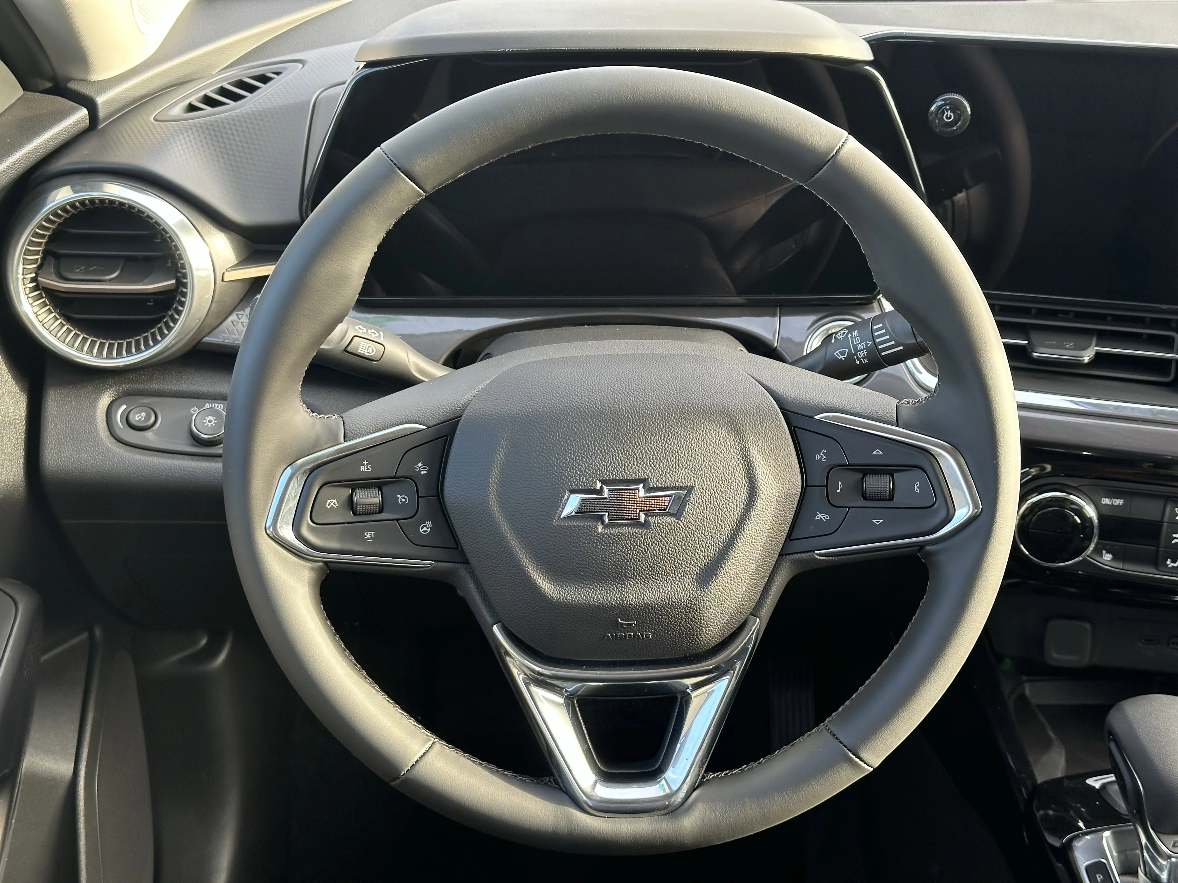 New 2026 Mosaic Black Metallic Chevrolet ACTIV image 14