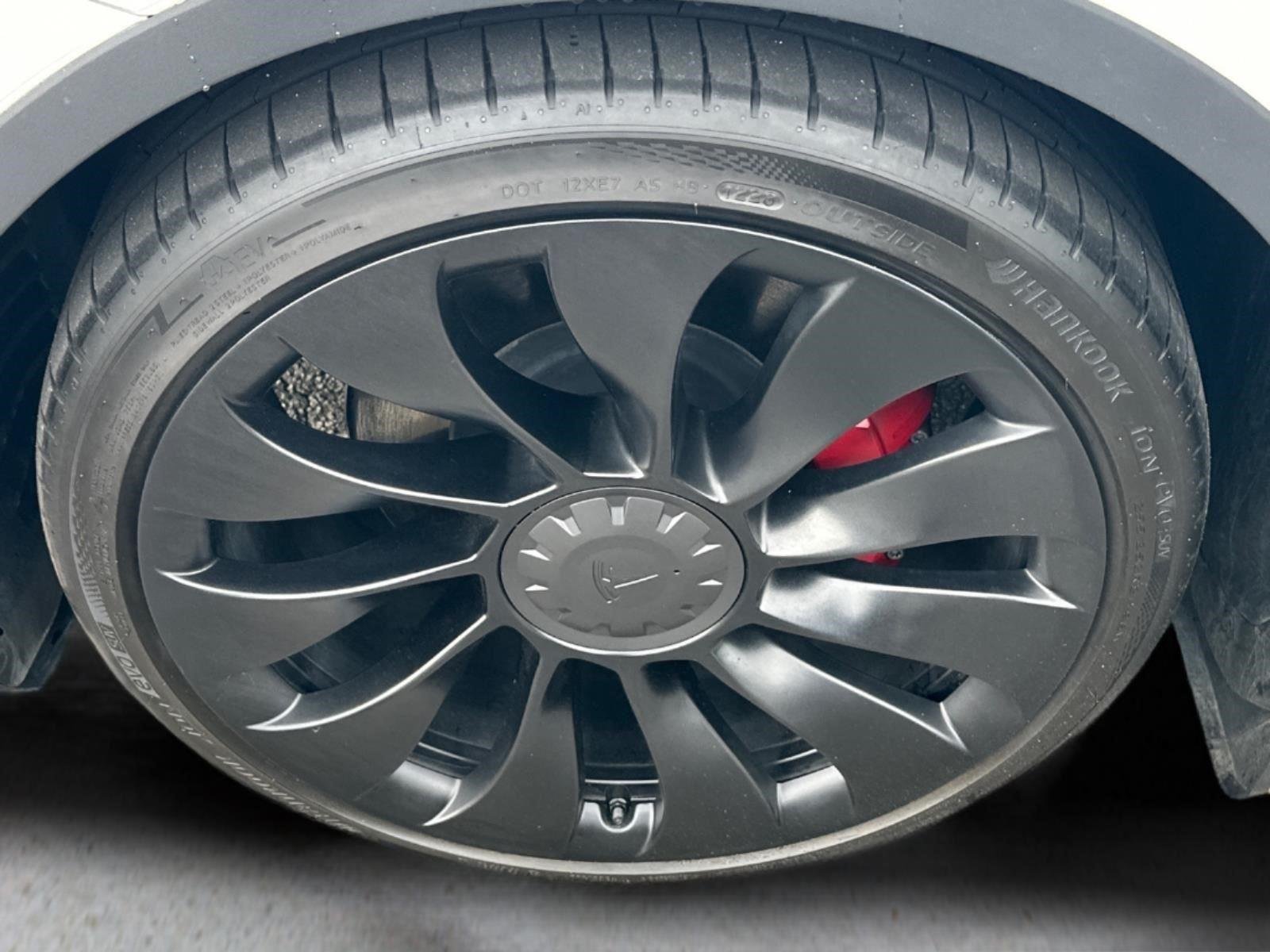 Used 2022 Pearl White Multi-Coat Tesla Performance image 12