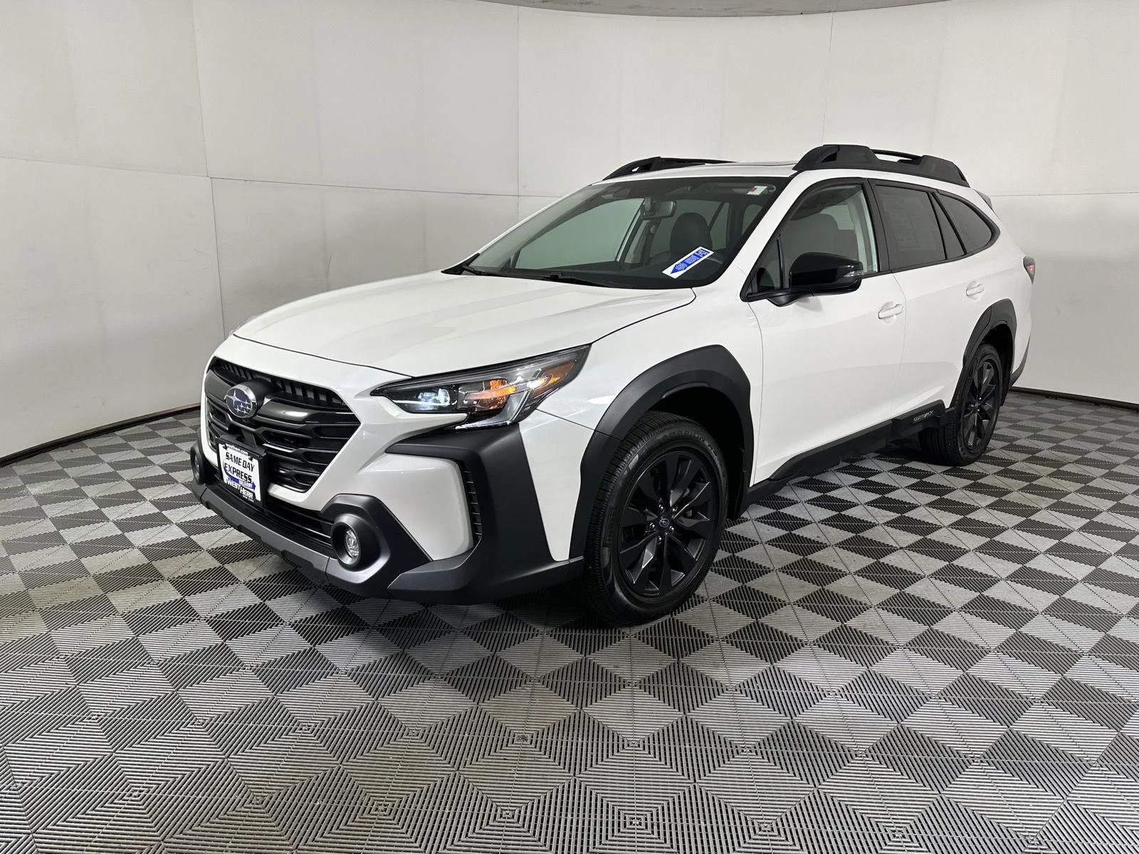 Used 2025 Crystal White Pearl Subaru Onyx Edition image 2