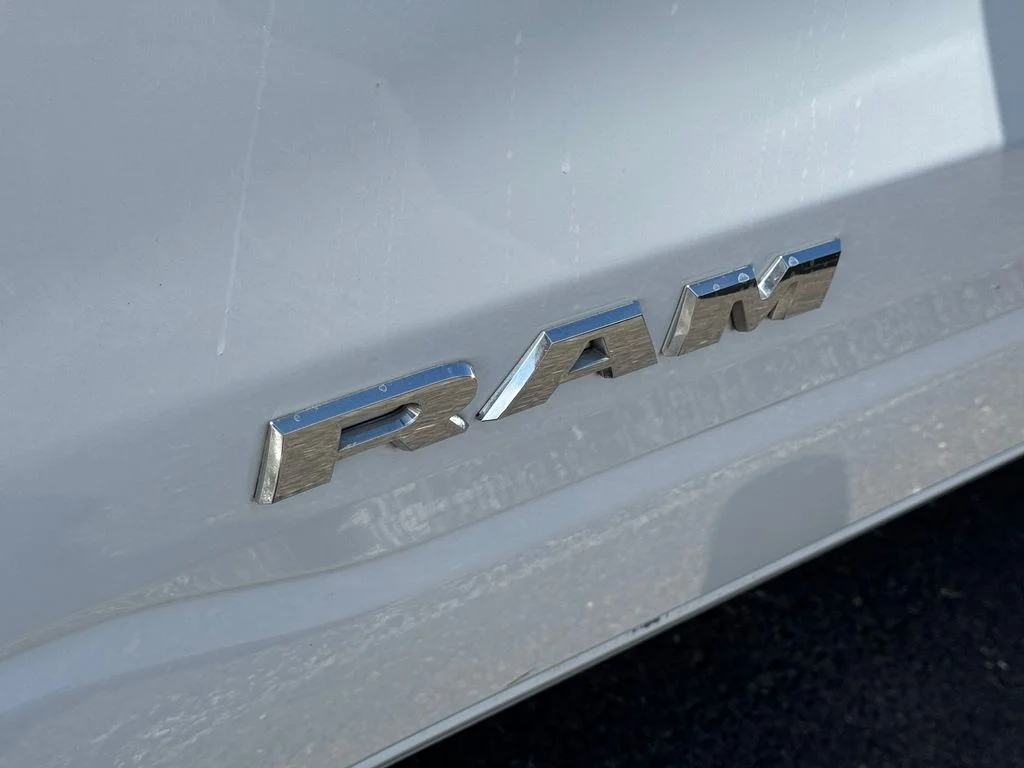 Used 2021 White Ram Big Horn/Lone Star image 6